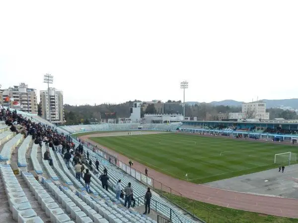Stadiumi Laçi 