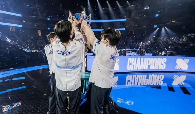 Final do Worlds 2022: Deft é campeão pela primeira vez, lol