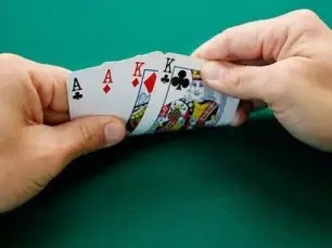 Fique por dentro do Pot-limit Omaha