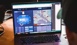 As semelhanças entre o poker online e os esports