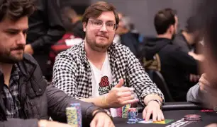 Campeão do Bounty Builder US$ 44 da PokerStars