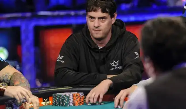 Estrela do Poker: Mark Newhouse