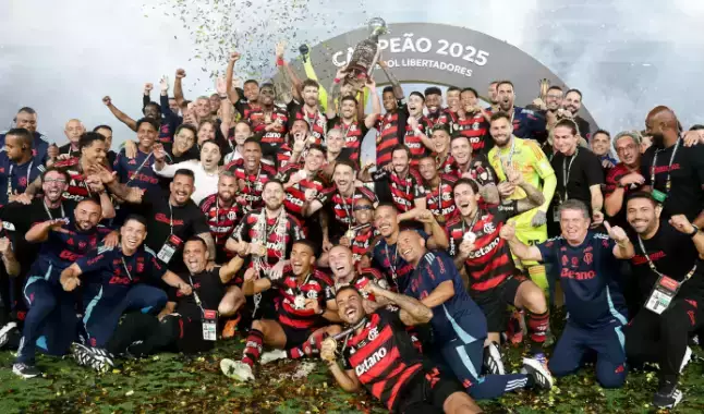 Flamengo vence Palmeiras para conquistar tetra da Libertadores