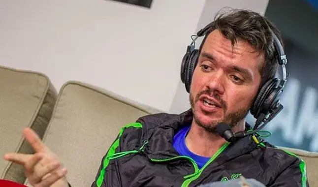 Gaules e brTT criticam comunidade de eSports