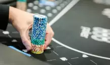 Identificando fraquezas e leaks em adversários no poker