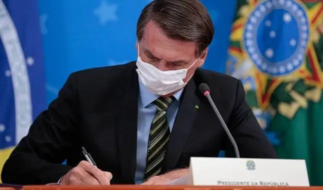 Jair Bolsonaro aprova lei que modifica tributação das apostas esportivas