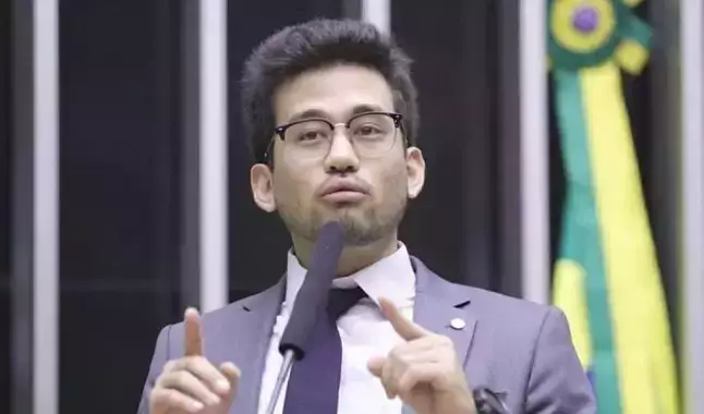 Kim Kataguiri propõe punição a influenciadores que divulgam apostas ilegais