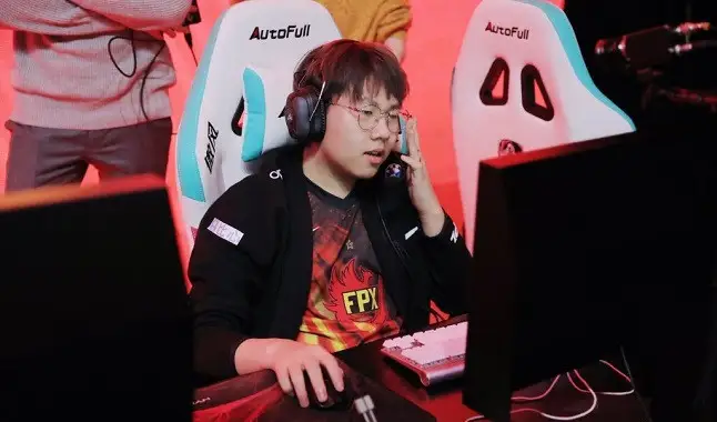 LoL: FPX suspende jogador por manipulação de resultados