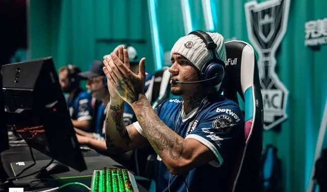 "LUCAS1" anuncia saída da Imperial