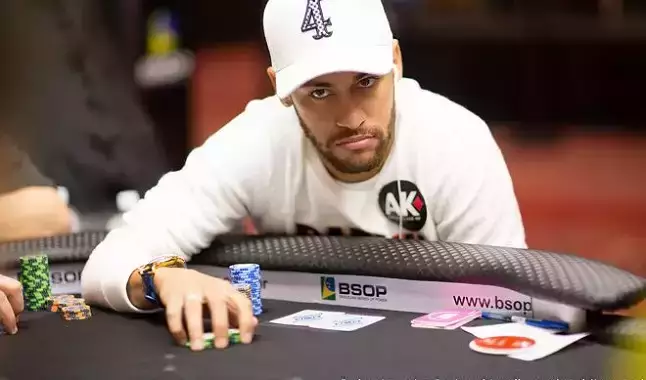 Neymar sofre com derrotas na PokerStars