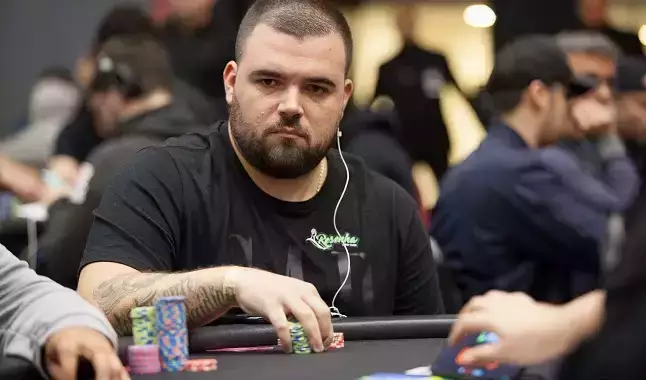 A importância de uma boa primeira experiência em grandes torneios de poker  ao vivo