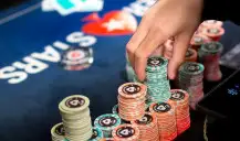 Profissional leva três títulos na PokerStars