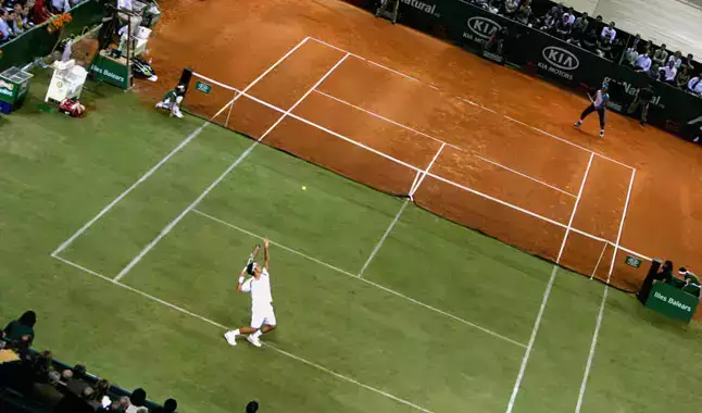 Relva vs Terra Batida: O Impacto no Desempenho dos Tenistas